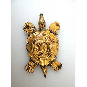 金銅製亀形飾金具