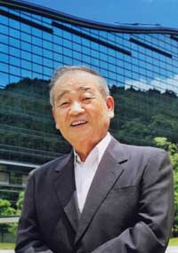 三輪嘉六・九州国立博物館長