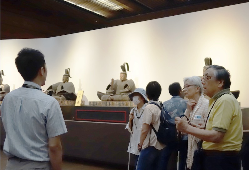 視覚に障害をお持ちの方に向けた隊観覧ツアー