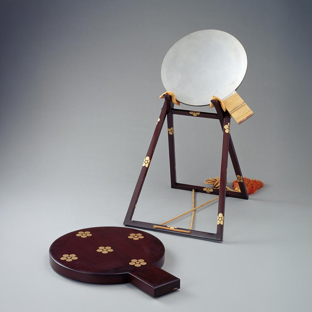 梅鉢紋散蒔絵鏡建・鏡家